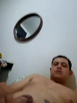 comcoroas online show from December 21, 2025, 6:59 pm