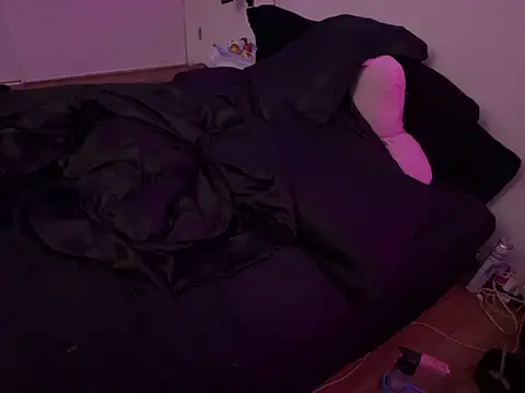 ChrryFoxx online show from September 9, 2025, 8:36 am