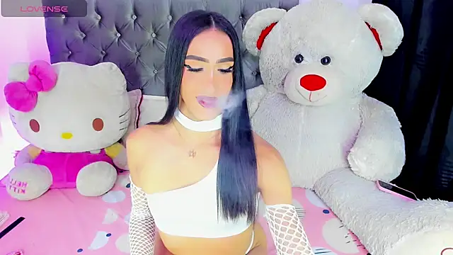 Snapshot of Julie_Lovelyx1 chatting on May 3, 2026, 3:01 am Julie Lovelyx1 online show from May 3, 2026, 3:01 am