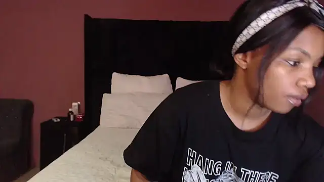 xMiAmor online show from April 21, 2026, 8:42 am