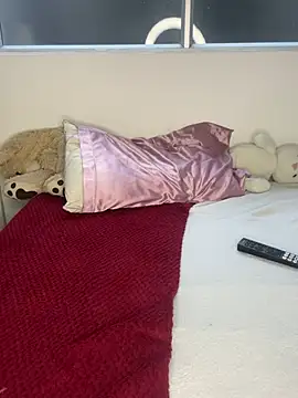Snapshot of OhPolie_ chatting on February 27, 2025, 10:31 pm OhPolie online show from February 27, 2025, 10:31 pm
