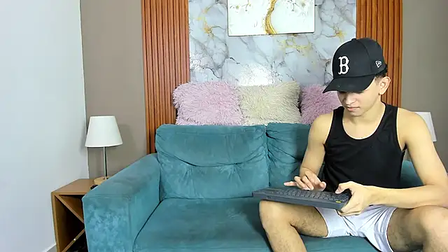 KING OFF BOYS online show from April 17, 2026, 1:36 pm