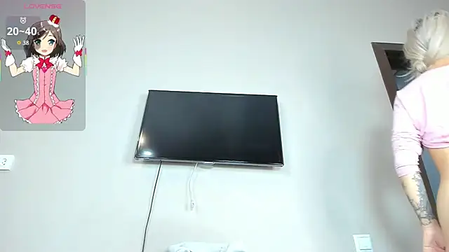 Snapshot of Zirael_swan chatting on November 17, 2025, 2:06 am Zirael swan online show from November 17, 2025, 2:06 am