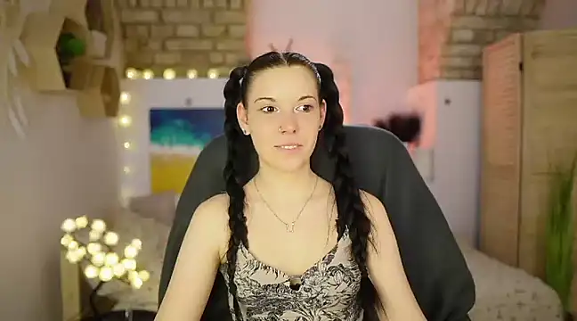 April Olsen online show from March 6, 2025, 12:19 pm