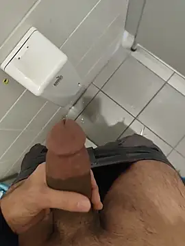 Snapshot of _SeMiHH_ chatting on January 19, 2026, 9:13 am SeMiHH online show from January 19, 2026, 9:13 am