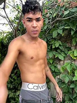 twinks 28 online show from December 1, 2025, 9:20 pm