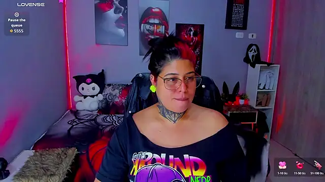 Veronika metal online show from October 31, 2025, 4:02 am