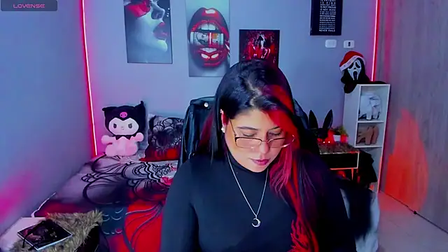 Veronika metal online show from November 26, 2025, 8:43 pm