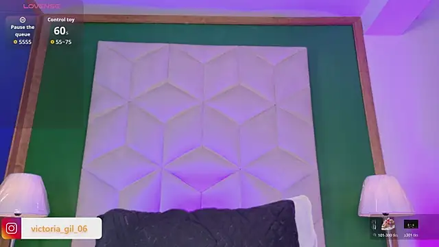queen  violet online show from July 11, 2026, 7:05 pm