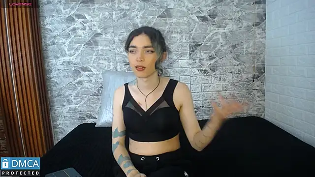 Snapshot of MaeveKuro chatting on September 13, 2025, 3:06 am MaeveKuro online show from September 13, 2025, 3:06 am