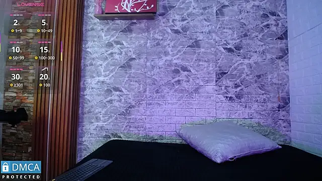 Snapshot of MaeveKuro chatting on September 15, 2025, 3:28 am MaeveKuro online show from September 15, 2025, 3:28 am