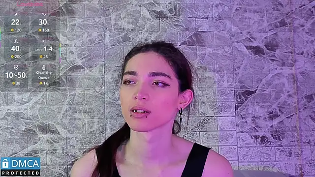 Snapshot of MaeveKuro chatting on October 4, 2025, 3:04 am MaeveKuro online show from October 4, 2025, 3:04 am