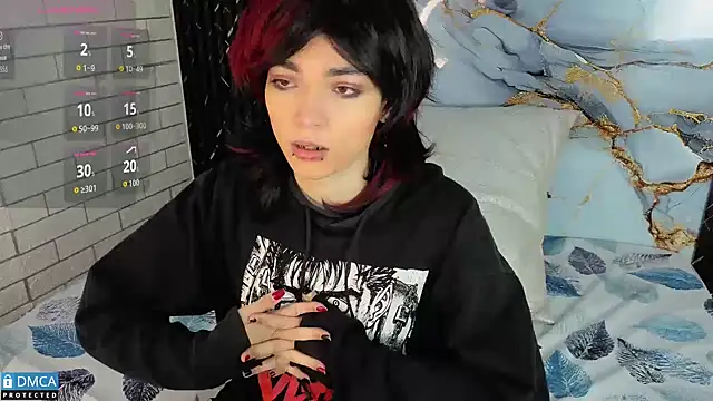 Snapshot of MaeveKuro chatting on October 23, 2025, 3:28 am MaeveKuro online show from October 23, 2025, 3:28 am