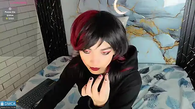 Snapshot of MaeveKuro chatting on October 31, 2025, 3:07 am MaeveKuro online show from October 31, 2025, 3:07 am