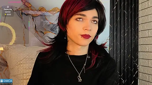 Snapshot of MaeveKuro chatting on November 11, 2025, 3:06 am MaeveKuro online show from November 11, 2025, 3:06 am