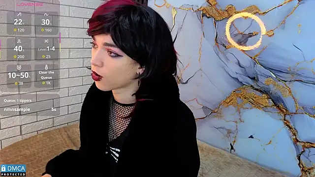 Snapshot of MaeveKuro chatting on November 19, 2025, 3:06 am MaeveKuro online show from November 19, 2025, 3:06 am