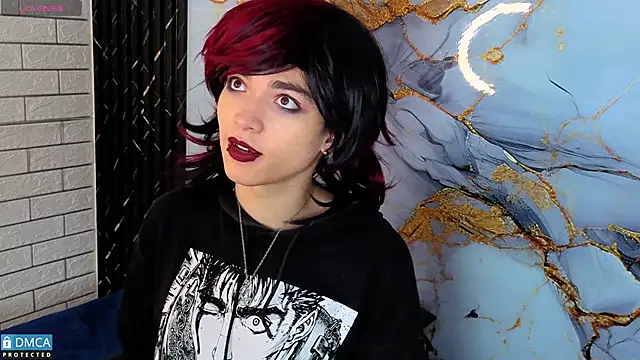 Snapshot of MaeveKuro chatting on November 21, 2025, 3:38 am MaeveKuro online show from November 21, 2025, 3:38 am