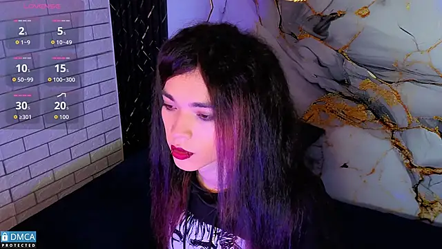 Snapshot of MaeveKuro chatting on December 1, 2025, 3:00 am MaeveKuro online show from December 1, 2025, 3:00 am