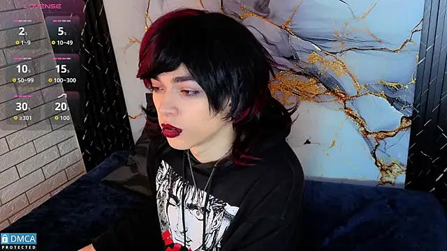 Snapshot of MaeveKuro chatting on December 4, 2025, 3:05 am MaeveKuro online show from December 4, 2025, 3:05 am