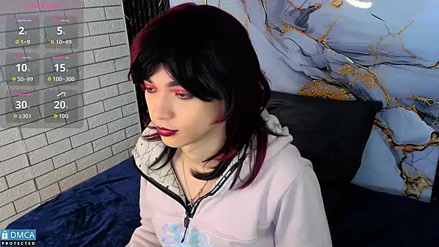 Snapshot of MaeveKuro chatting on December 5, 2025, 3:15 am MaeveKuro online show from December 5, 2025, 3:15 am