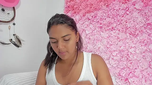 Melodymoore  online show from March 3, 2026, 11:10 pm