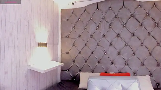 zephyra-angels online show from March 8, 2025, 4:01 am