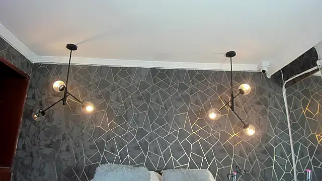 zephyra-angels online show from September 17, 2025, 4:03 am