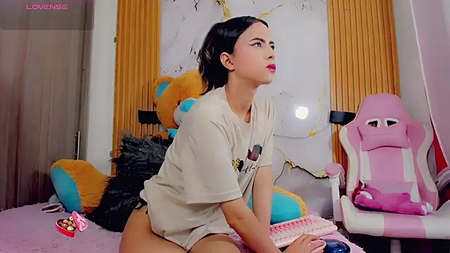 ValeriCardenas online show from September 11, 2025, 12:00 am