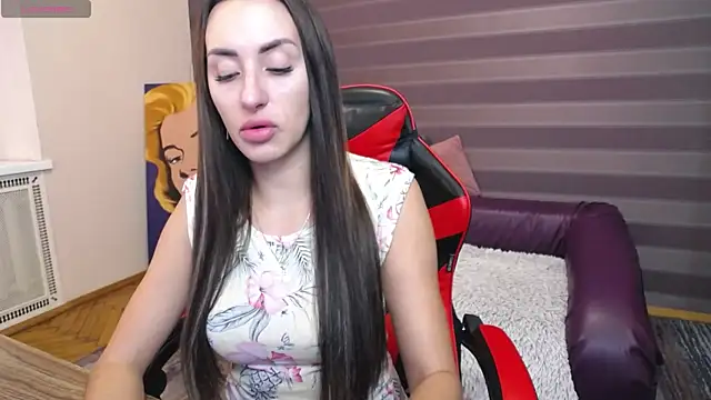 JenniferStone online show from October 1, 2025, 7:25 am