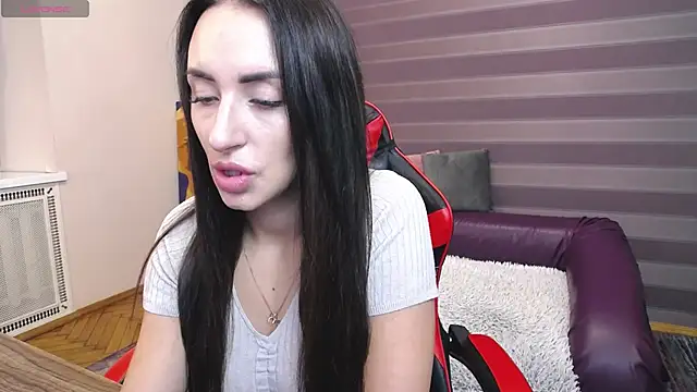 JenniferStone online show from October 11, 2025, 6:45 am