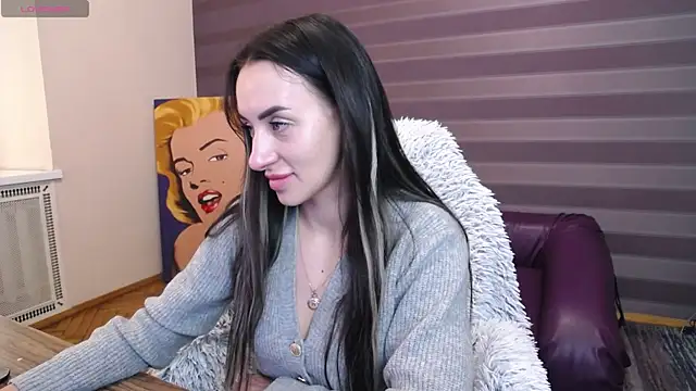 JenniferStone online show from April 23, 2026, 7:09 am