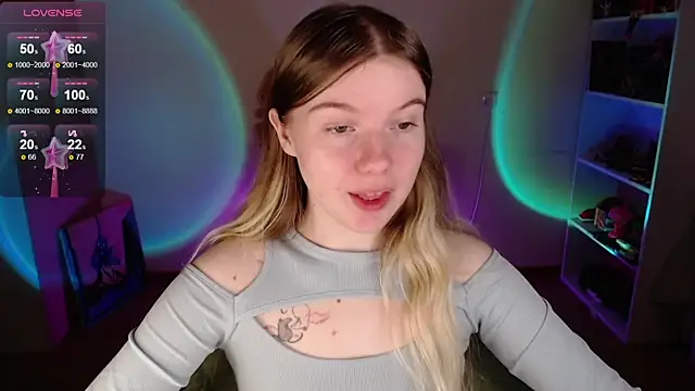 Strawberry juli online show from September 21, 2025, 6:15 am