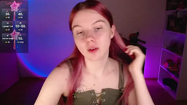 Strawberry juli online show from November 13, 2025, 1:21 pm