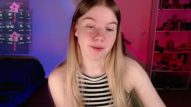 Strawberry juli online show from June 11, 2026, 3:48 am