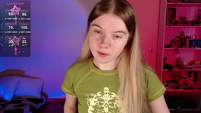 Strawberry juli online show from June 15, 2026, 3:09 am