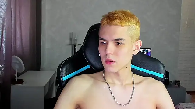 TravisRevas online show from March 8, 2025, 7:49 am