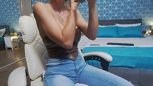 zoeylarkens online show from September 29, 2025, 4:12 pm