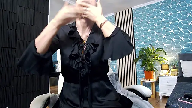 zoeylarkens online show from November 27, 2025, 6:54 pm