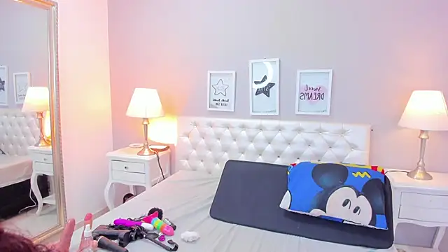 megan loviitz online show from October 19, 2025, 12:39 pm