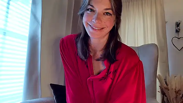 Snapshot of Rosemarie_Blu chatting on June 4, 2026, 6:19 am Rosemarie Blu online show from June 4, 2026, 6:19 am