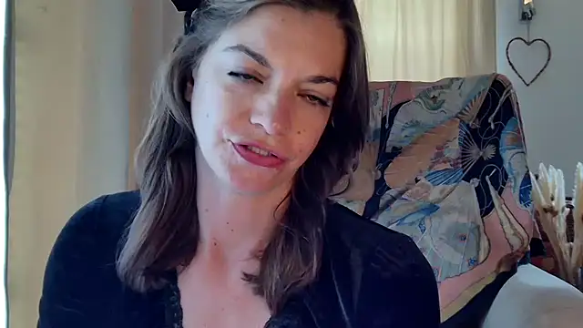 Snapshot of Rosemarie_Blu chatting on June 7, 2026, 9:46 am Rosemarie Blu online show from June 7, 2026, 9:46 am