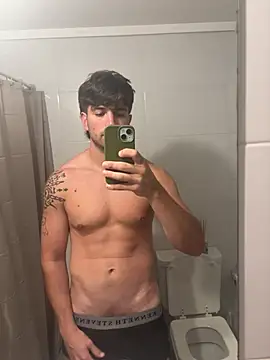 Snapshot of shuki0101 chatting on February 13, 2026, 3:30 pm shuki0101 online show from February 13, 2026, 3:30 pm