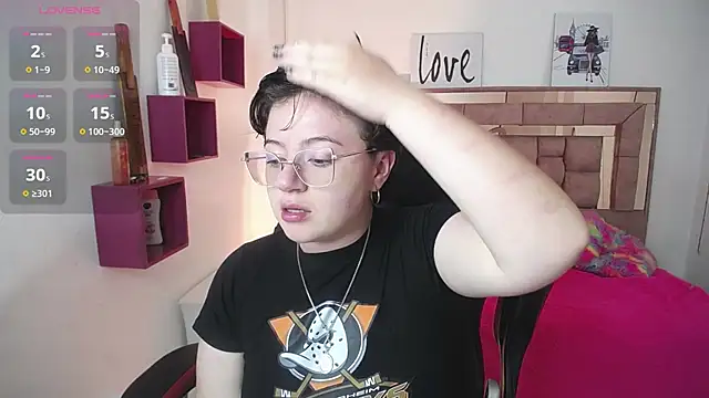 safyka online show from November 5, 2025, 1:38 am