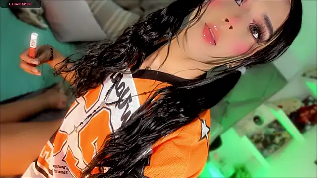 yaneycam online show from April 21, 2026, 6:09 am