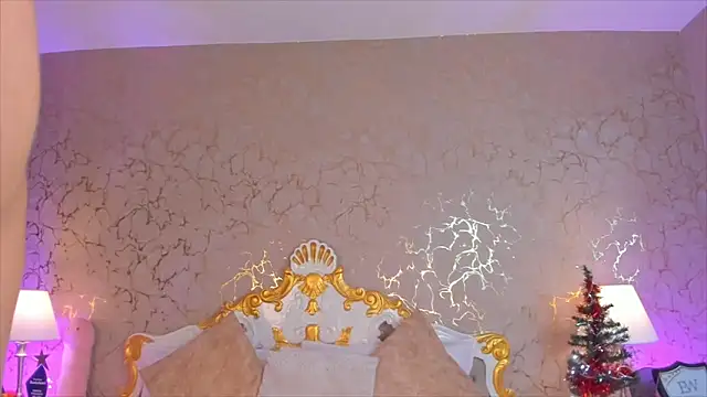 ScarlettWallace online show from December 4, 2025, 8:39 pm