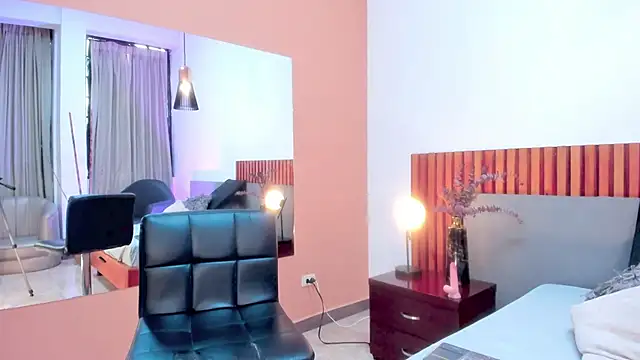 SeleneLujan online show from March 20, 2025, 2:53 pm