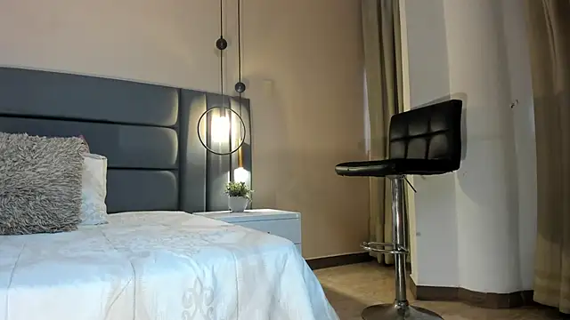 SeleneLujan online show from December 16, 2025, 11:48 am