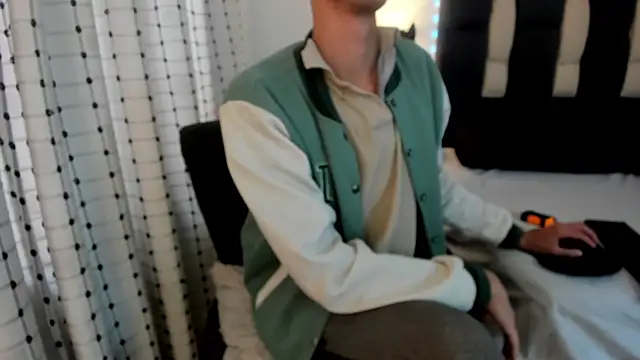 loverisu-coral online show from December 21, 2025, 7:21 pm