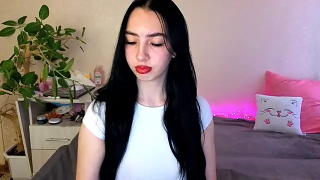 Snapshot of WildKittenX_ chatting on May 25, 2026, 5:02 am WildKittenX online show from May 25, 2026, 5:02 am