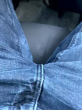 Smallcoco26 online show from January 9, 2026, 2:31 pm